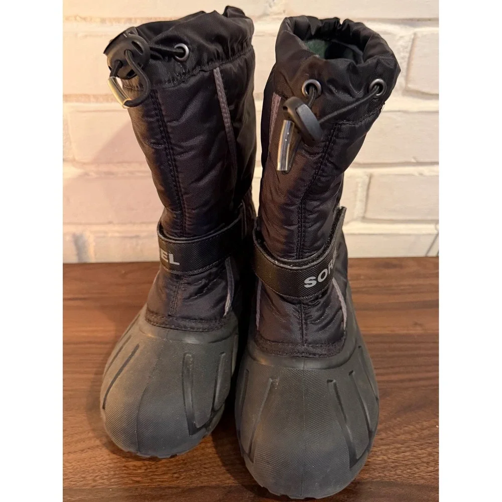 Sorel Kids Flurry Snow Boots Black City Grey Waterproof Youth Size 1 Rugged Ski